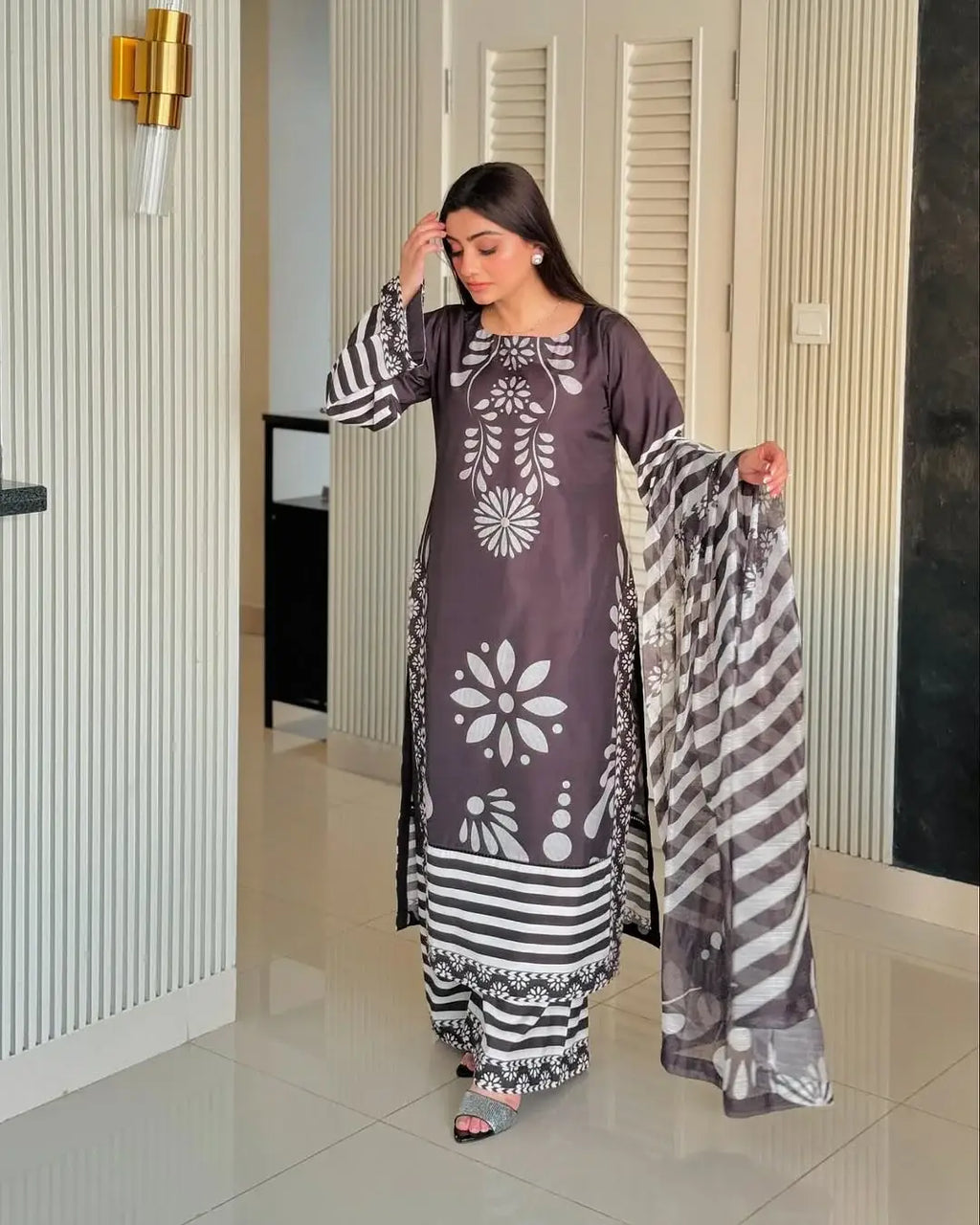 Stylish Women's Stitched Suit - 3 Pcs Digital Print Lawn Set in Black